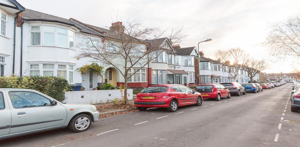 			3 Bedroom, 1 bath, 1 reception Flat			 Caddington Road, CRICKLEWOOD